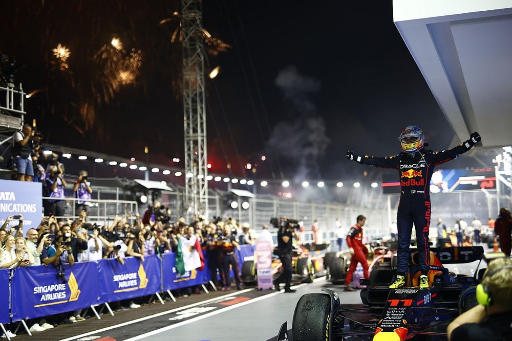 F1新加坡站正赛：佩雷兹雨战夺魁 世界冠军悬念延续至日本站