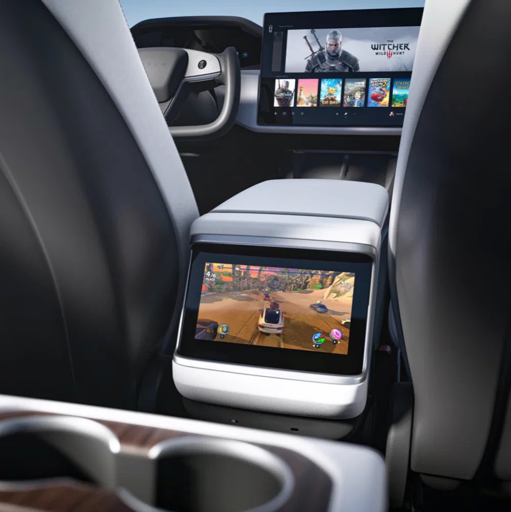 1/6特斯拉model s上线 方向盘样式新颖